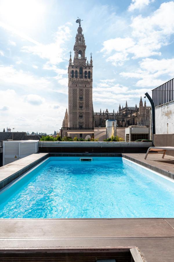 Cathedral Apartment, First Floor เซบีญา ภายนอก รูปภาพ